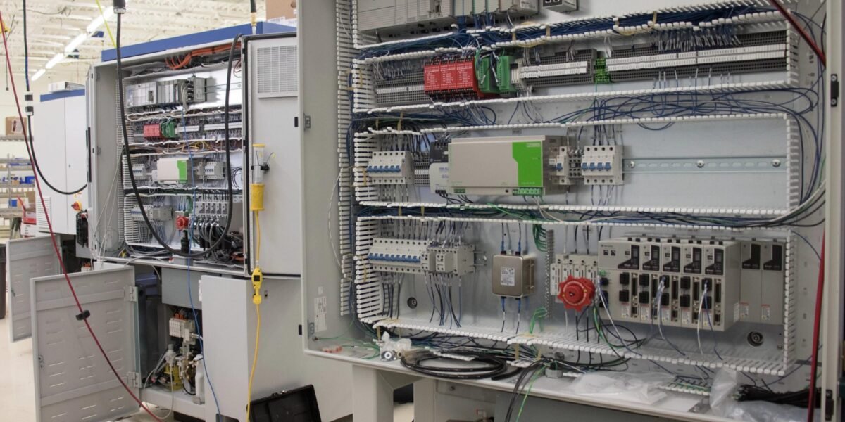High Mix Low Volume Manufacturing: Managing BOMs and Part Flow in Machinery Production